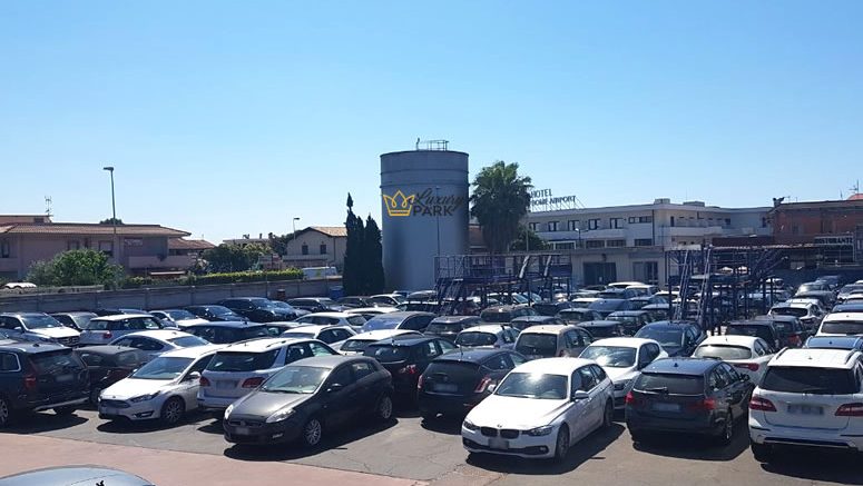 Parcheggi a Fiumicino - Una Soluzione Comoda per le Auto dei Viaggiatori.